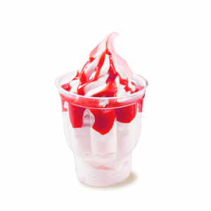 Мороженое в креманке с топпингом клубника